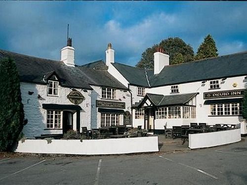 The Druid Inn Llanferres Exterior photo